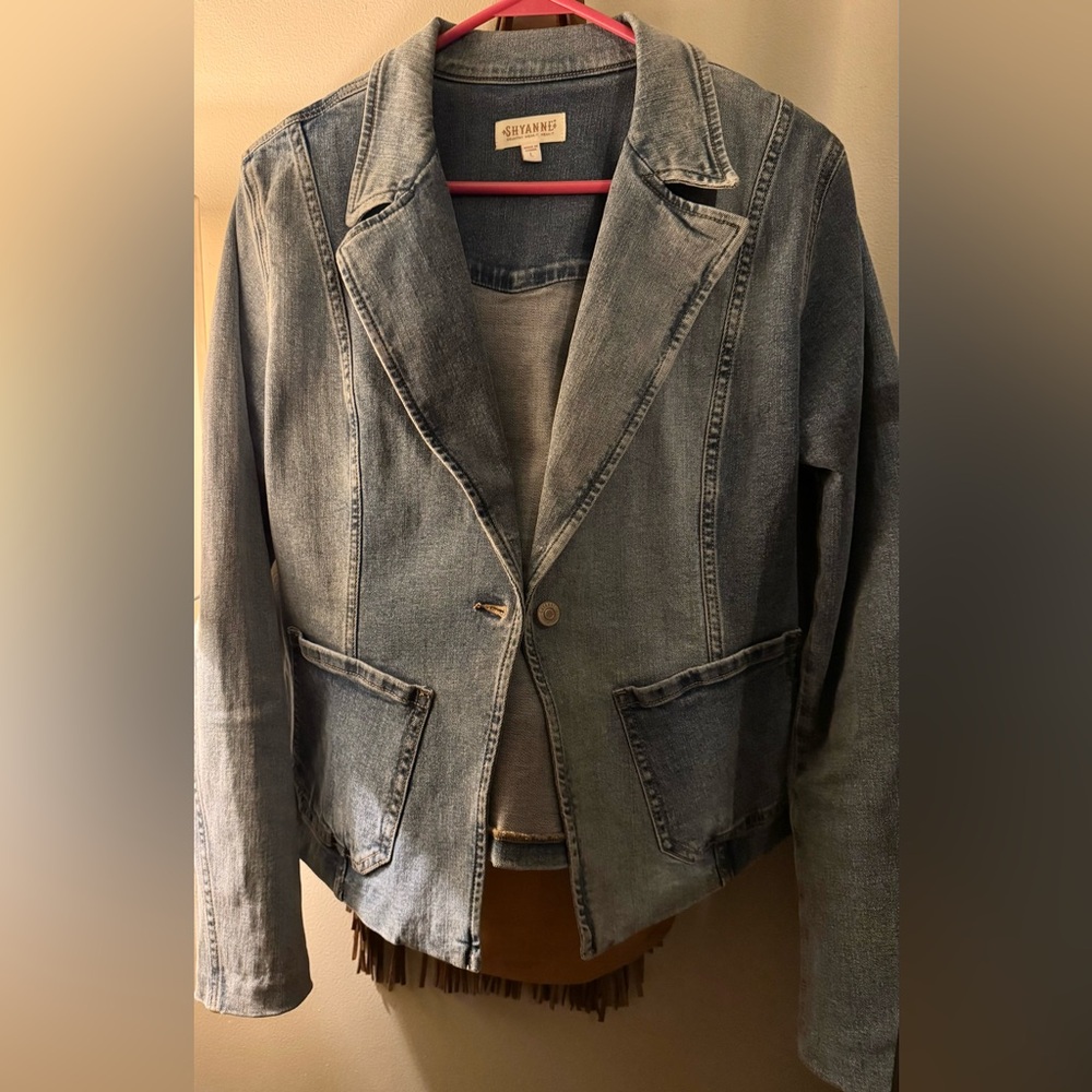 Shyanne Women's Denim Blazer